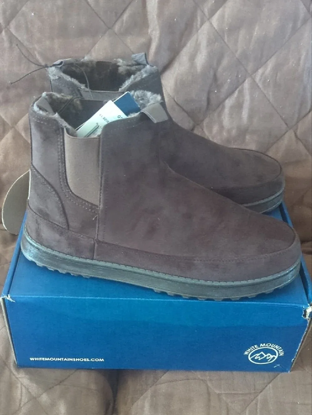 New White Mountain Isleworth Men’s Faux Suede & Fur Chukka Boots